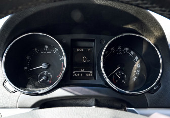 Подержанный автомобиль Skoda Yeti 2010 года (9 фото)