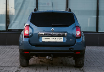 Подержанный автомобиль Renault Duster 2015 года (4 фото)