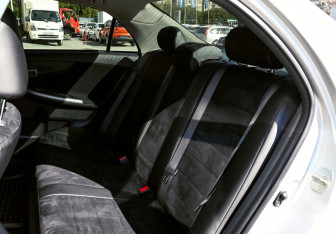 Подержанный автомобиль Toyota Corolla Sedan 2007 года (16 фото)