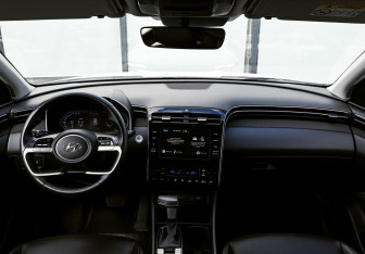 Подержанный автомобиль Hyundai Tucson 2023 года (19 фото)