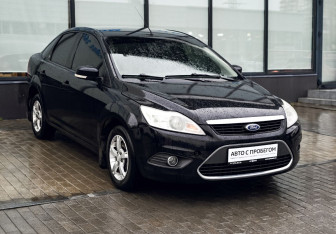 Подержанный автомобиль Ford Focus Sedan 2008 года (7 фото)