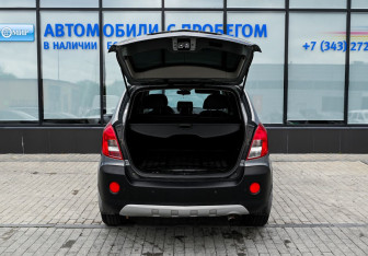 Подержанный автомобиль Opel Antara 2012 года (18 фото)