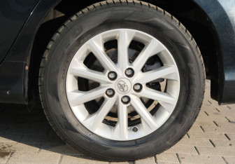 Подержанный автомобиль Toyota Camry Sedan 2012 года (19 фото)