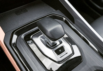 Подержанный автомобиль LIVAN X6PRO 2023 года (16 фото)