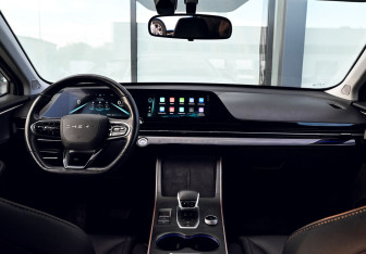 Подержанный автомобиль Omoda C5 2022 года (18 фото)