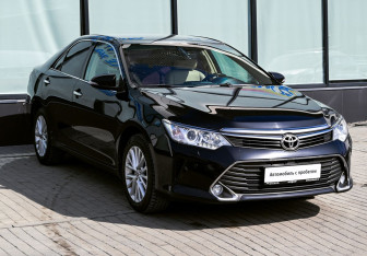 Подержанный автомобиль Toyota Camry Sedan 2015 года (7 фото)