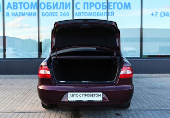Подержанный автомобиль Skoda Superb Liftback 2012 года (20 фото)