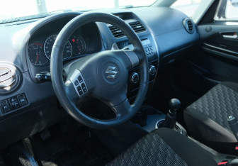 Подержанный автомобиль Suzuki SX4 Hatchback 2007 года (9 фото)