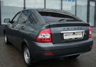 Подержанный автомобиль LADA (ВАЗ) Priora Hatchback 2010 года (3 фото)