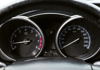 Подержанный автомобиль Mazda 3 Hatchback 2011 года (16 фото)