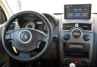 Подержанный автомобиль Renault Megane Wagon 2008 года (11 фото)