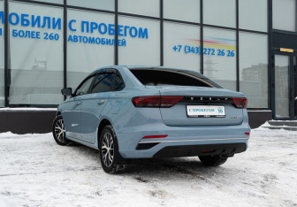 Подержанный автомобиль Geely Emgrand 2023 года (3 фото)