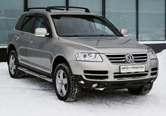Подержанный автомобиль Volkswagen Touareg 2006 года (7 фото)