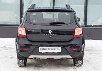 Подержанный автомобиль Renault Sandero 2018 года (4 фото)