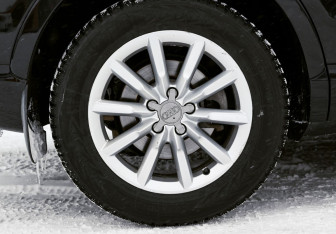 Подержанный автомобиль Audi Q3 2014 года (21 фото)