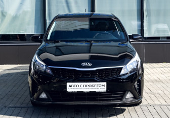 Подержанный автомобиль Kia Rio Sedan 2020 года (8 фото)