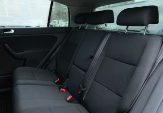 Подержанный автомобиль Volkswagen Golf Plus 2009 года (17 фото)