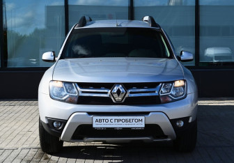 Подержанный автомобиль Renault Duster 2016 года (8 фото)