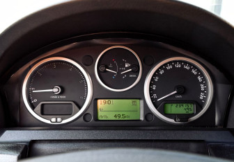 Подержанный автомобиль Land Rover Discovery 2008 года (11 фото)
