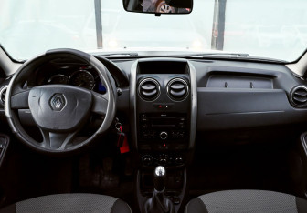 Подержанный автомобиль Renault Duster 2018 года (16 фото)