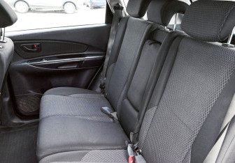 Подержанный автомобиль Hyundai Tucson 2008 года (15 фото)