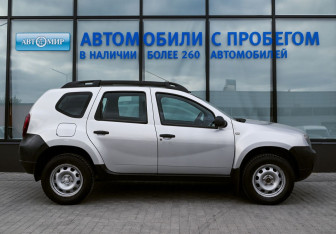 Подержанный автомобиль Renault Duster 2015 года (6 фото)