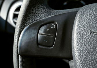 Подержанный автомобиль Renault Sandero 2015 года (13 фото)