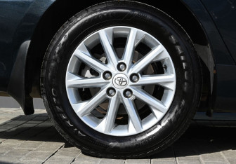 Подержанный автомобиль Toyota Camry Sedan 2015 года (21 фото)