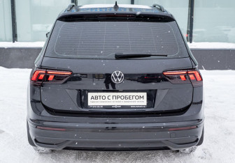 Подержанный автомобиль Volkswagen Tiguan 2021 года (5 фото)