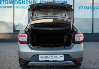 Подержанный автомобиль Renault Logan Sedan 2020 года (18 фото)