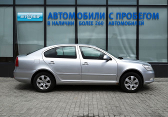 Подержанный автомобиль Skoda Octavia Liftback 2011 года (6 фото)