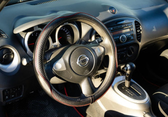 Подержанный автомобиль Nissan Juke 2012 года (12 фото)