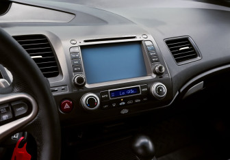 Подержанный автомобиль Honda Civic Sedan 2007 года (12 фото)