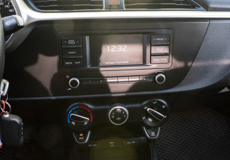 Подержанный автомобиль Kia Rio Sedan 2020 года (15 фото)