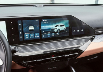 Подержанный автомобиль LIVAN X6PRO 2023 года (15 фото)