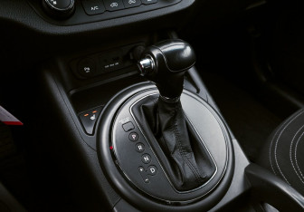 Подержанный автомобиль Kia Sportage 2012 года (13 фото)