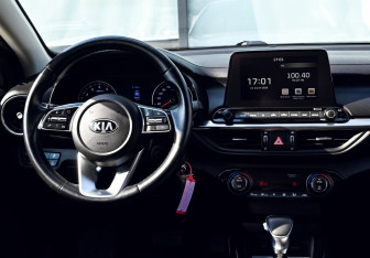 Подержанный автомобиль Kia Cerato Sedan 2020 года (19 фото)
