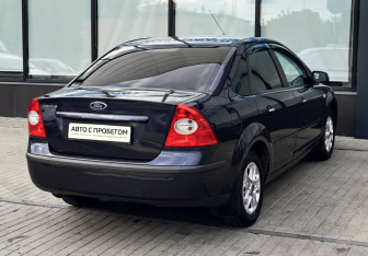 Подержанный автомобиль Ford Focus Sedan 2007 года (5 фото)