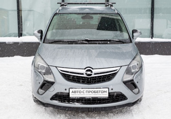 Подержанный автомобиль Opel Zafira Compactvan 2013 года (9 фото)
