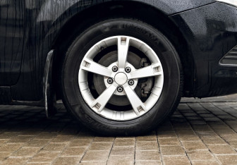 Подержанный автомобиль Ford Focus Sedan 2008 года (20 фото)