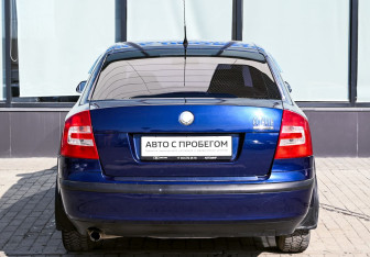 Подержанный автомобиль Skoda Octavia Liftback 2008 года (19 фото)