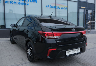Подержанный автомобиль Kia Rio Sedan 2017 года (3 фото)