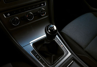 Подержанный автомобиль Volkswagen Golf Hatchback 2014 года (10 фото)