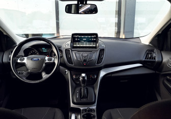 Подержанный автомобиль Ford Kuga 2015 года (20 фото)
