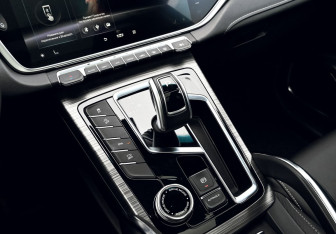 Подержанный автомобиль Geely Atlas Pro 2023 года (13 фото)