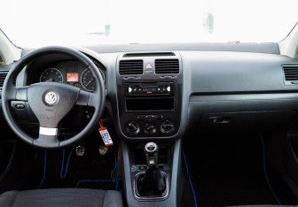 Подержанный автомобиль Volkswagen Golf Hatchback 2007 года (15 фото)