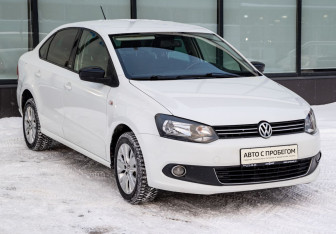 Подержанный автомобиль Volkswagen Polo Sedan 2014 года (7 фото)