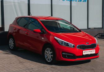 Подержанный автомобиль Kia Ceed Hatchback 2016 года (7 фото)