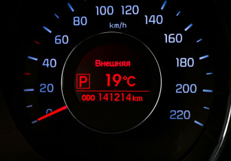 Подержанный автомобиль Kia Rio Hatchback 2013 года (13 фото)