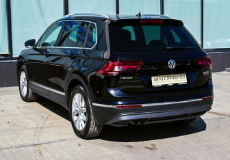 Подержанный автомобиль Volkswagen Tiguan 2017 года (3 фото)